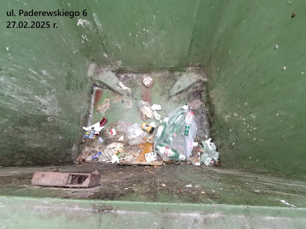 Pojemnik na śmieci ul. Paderwskeigo 6